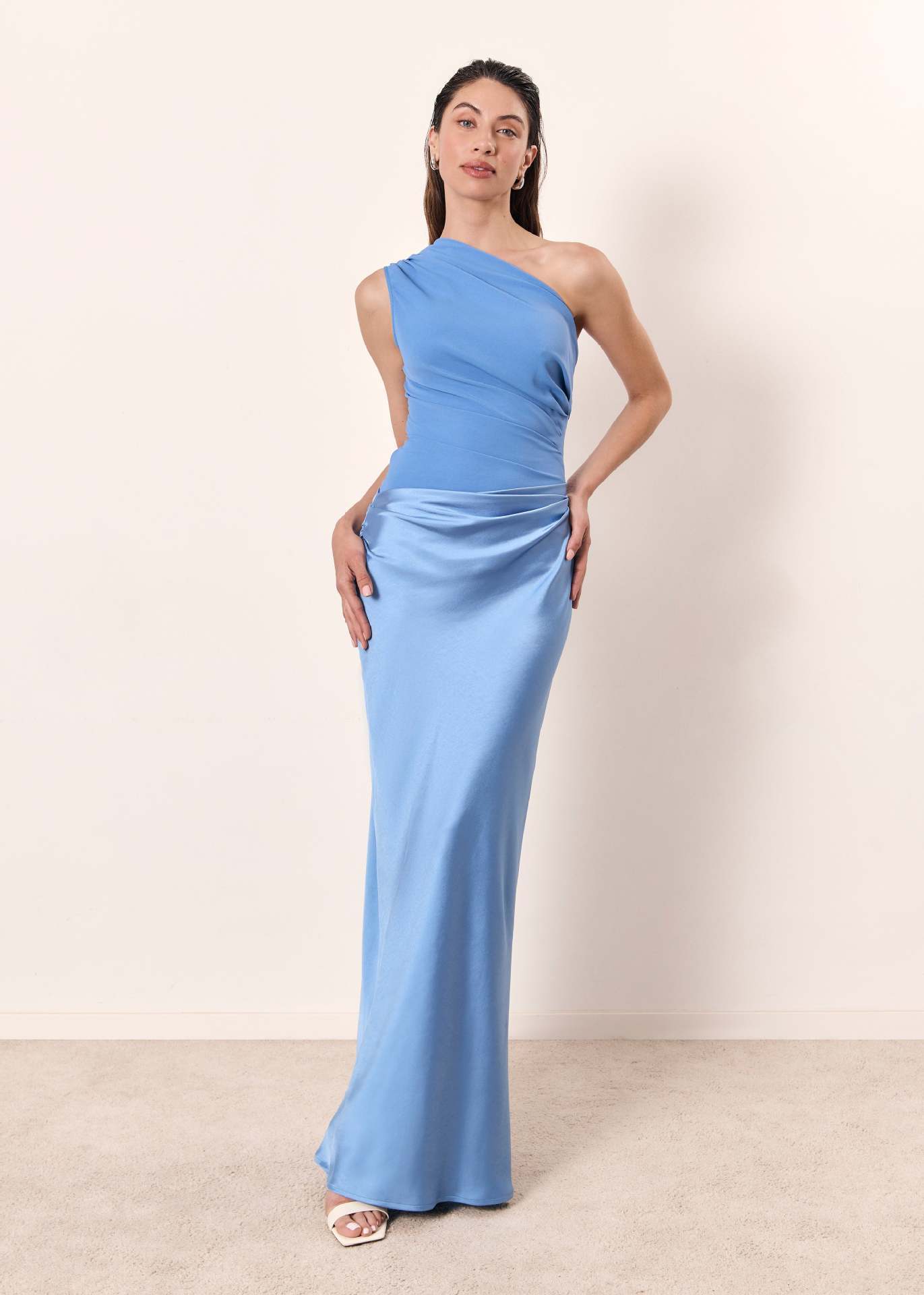 Women's Elegant Maxi Dress Flattering Waistline Soft Fabric Summer Spring