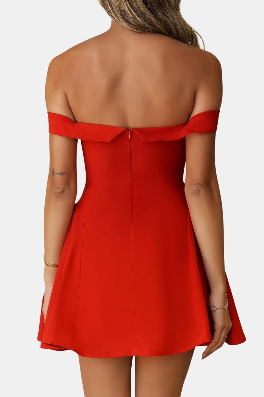 Zariyah – Off-Shoulder Sculpted Mini Dress